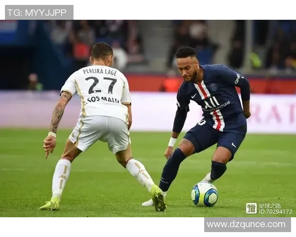 足球明星经典动作教学全解析带你掌握赛场上炫酷技巧